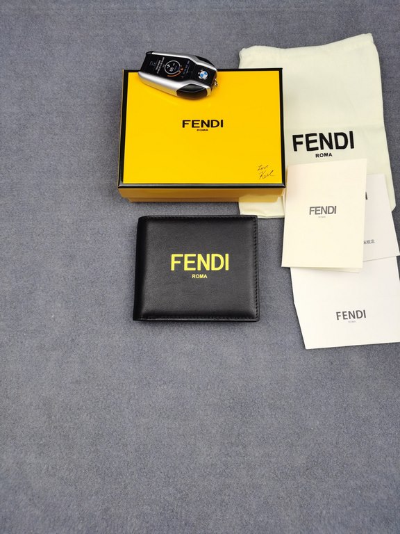 Brand FENDIStyle Letter ClipItem No. 968568Color blackSize 129.52Material Imported first layer of Napa cowhide for the face, yellow sheepskin for the lining, delicate feelFENDI short clip wallet Introduction 20 years of 