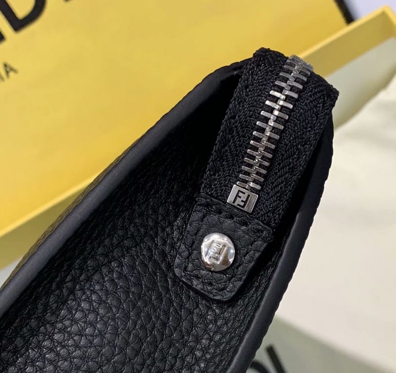 Classic Little Monster Yellow Eyes Thick Section Clutch Needless to say are sold out of the style Still the best imported leather,  ♂ Exclusive Hardware Cotton Lining Containing multiple card compartments for easy use Co