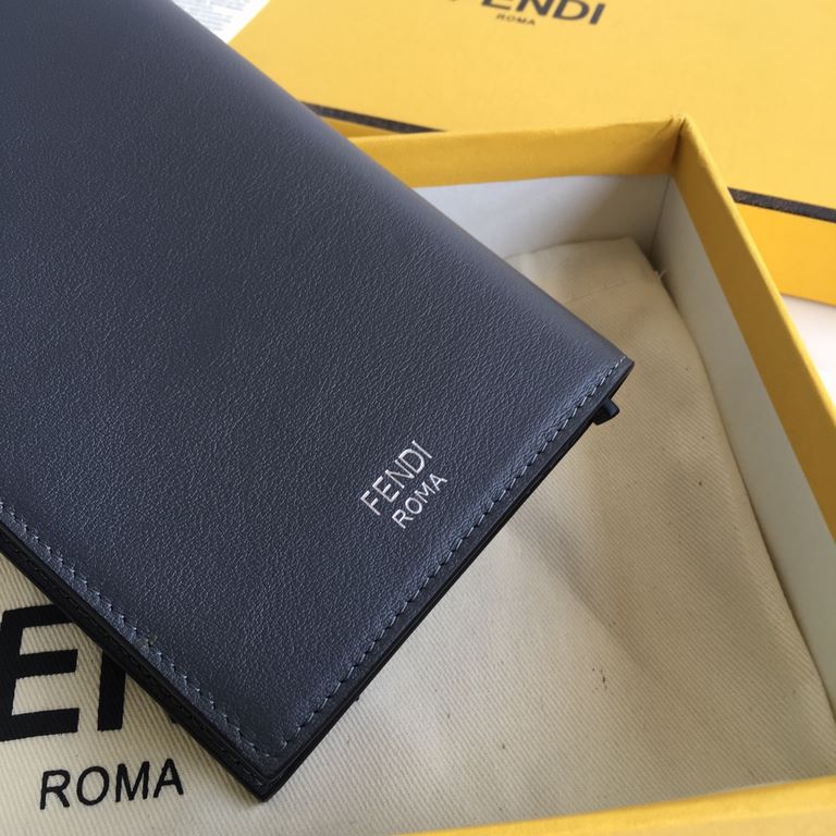 Roma SELLERIA long leather wallet decorated with metal eyes. Lined with 13 card slots, 1 spacious crotch-access compartment, flat flap pocket and zipper pocket.