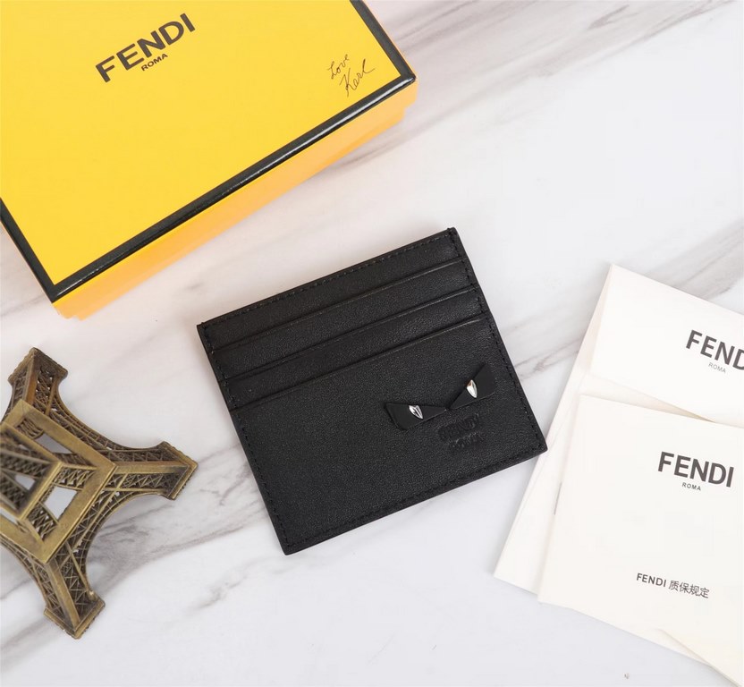 Brand FENDIStyle Eagle Eye Card CaseItem No. 2020568Color BlackMaterial imported nappa cowhide leatherSize 10.59FENDI short clip card bag Introduction the latest spring and summer card bag, using the first layer of impor