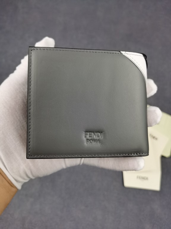 Brand FENDIStyle Black and Gray Short ClipItem No. 968568Color Grey BlackSize 129.52Material Imported head layer Napa cowhide for the face, black sheepskin for the lining, delicate feelFENDI short clip wallet Introductio