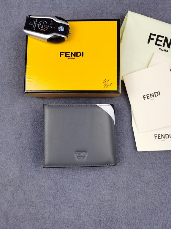 Brand FENDIStyle Black and Gray Short ClipItem No. 968568Color Grey BlackSize 129.52Material Imported head layer Napa cowhide for the face, black sheepskin for the lining, delicate feelFENDI short clip wallet Introductio