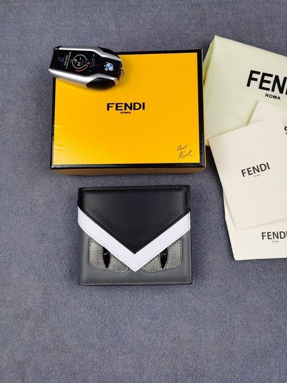 Brand FENDIStyle Black and Gray Short ClipItem No. 968568Color Grey BlackSize 129.52Material Imported head layer Napa cowhide for the face, black sheepskin for the lining, delicate feelFENDI short clip wallet Introductio