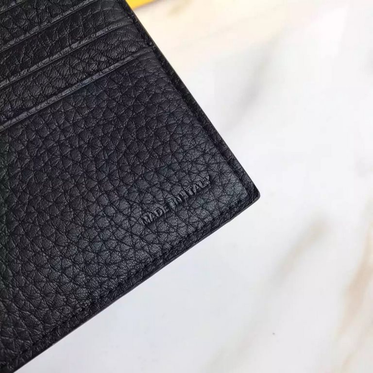 Roma SELLERIA horizontal leather wallet decorated with hand-stitching, contrast lining, with eight card slots and two billfold pockets.