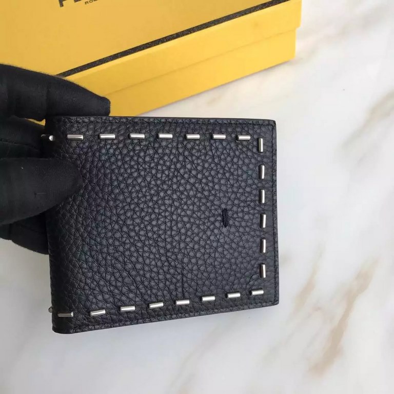 Roma SELLERIA horizontal leather wallet decorated with hand-stitching, contrast lining, with eight card slots and two billfold pockets.