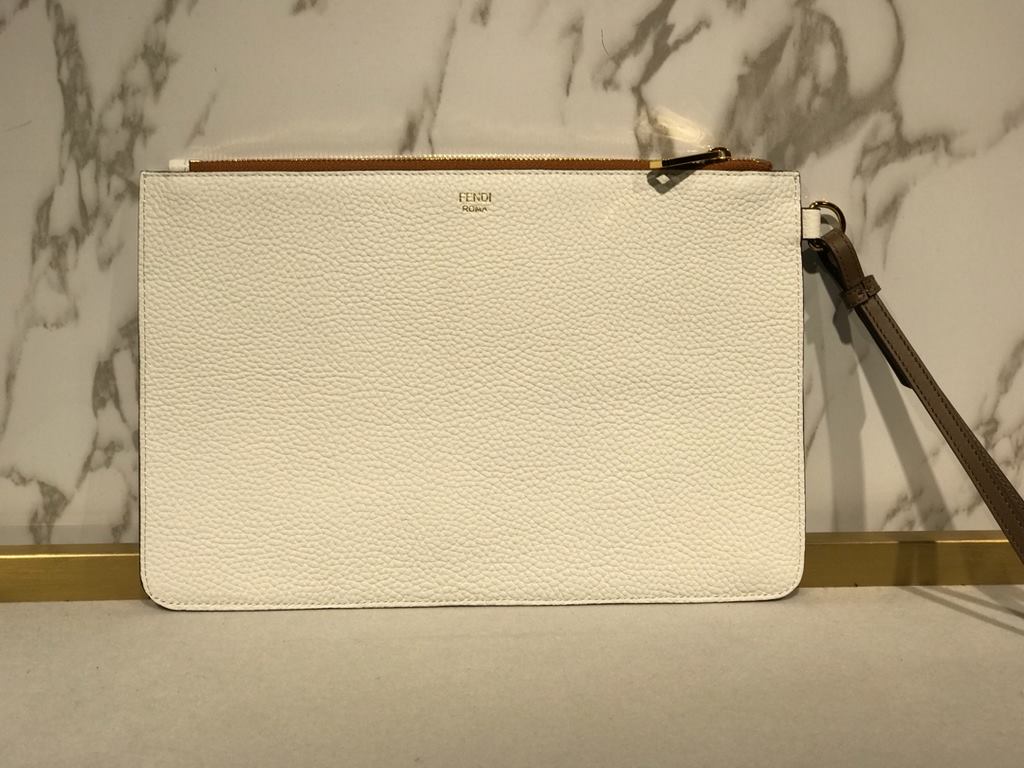 New Clutch BagLychee white size29.519