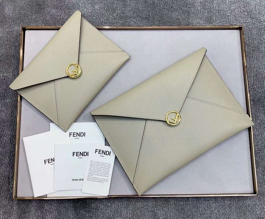 Geometric flap Fis Envelope bag, simple but not monotonous,   Cowhide palm grain 22.5x16x