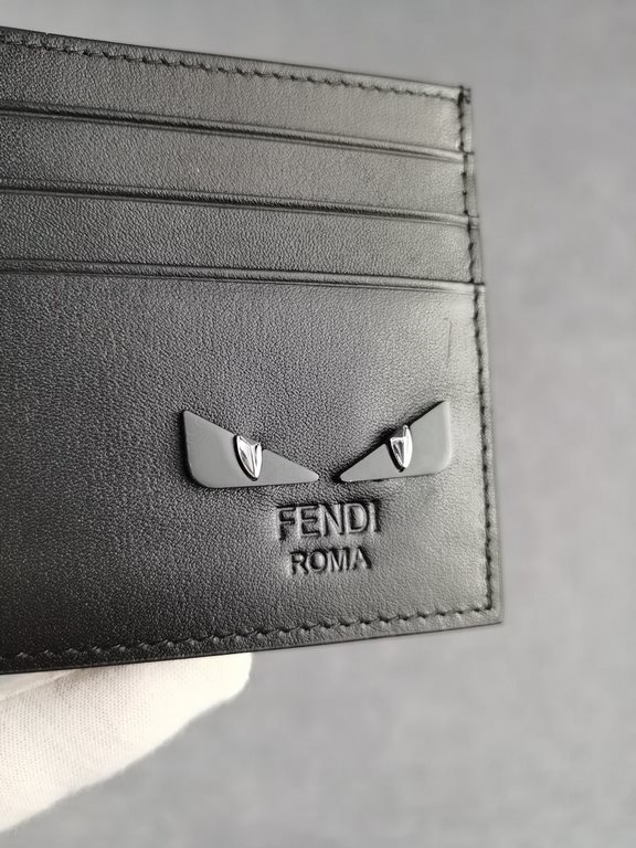 Brand FENDIStyle Eagle Eye Card CaseItem No. 2020568Color BlackMaterial imported nappa cowhide leatherSize 10.59FENDI short clip card bag Introduction 20 years of spring and summer of the latest handbag, using the first 