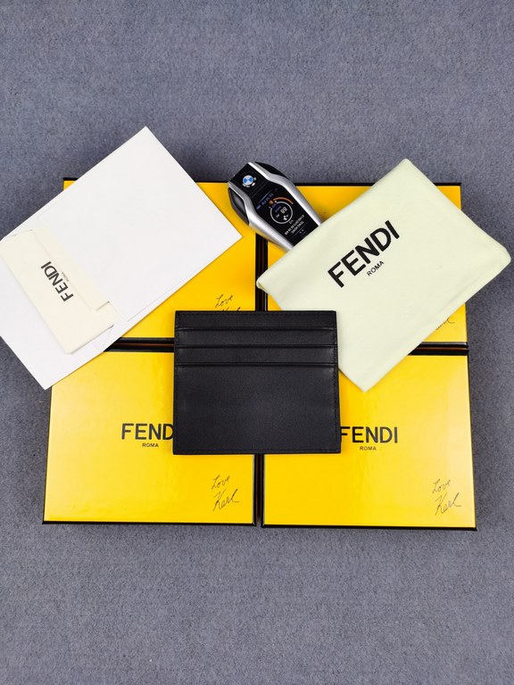 Brand FENDIStyle Eagle Eye Card CaseItem No. 2020568Color BlackMaterial imported nappa cowhide leatherSize 10.59FENDI short clip card bag Introduction 20 years of spring and summer of the latest handbag, using the first 