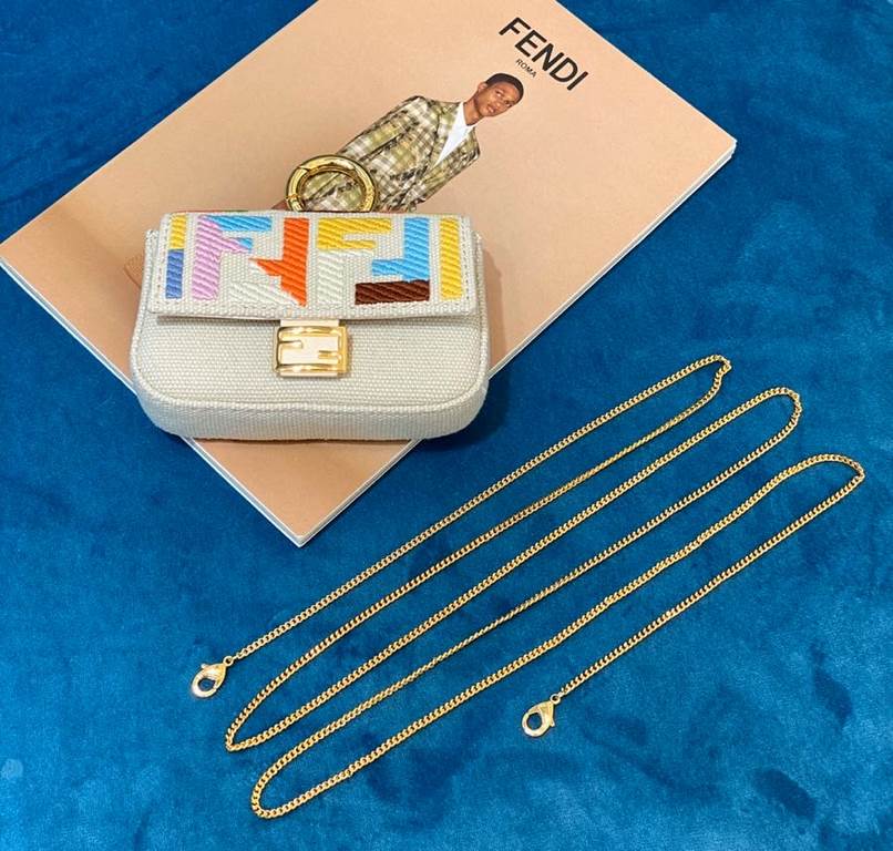 NANO BAGUETTE Super Mini Pouch Card... Multi-functional use long chain shoulder strapsize10x2x7cm