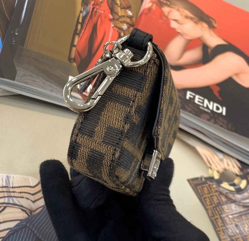 Divine mini small bag Live up to the quality of the material and details are excellent quality   This bag can be matched with any, Netflix models ~ must-have fashion items!size 112.56