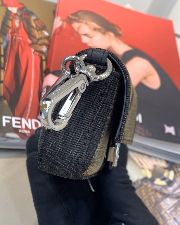 Divine mini small bag Live up to the quality of the quality of the material and details are excellent quality   This bag can be matched with any, Netflix models ~ must-have fashion items!size 112.56cm