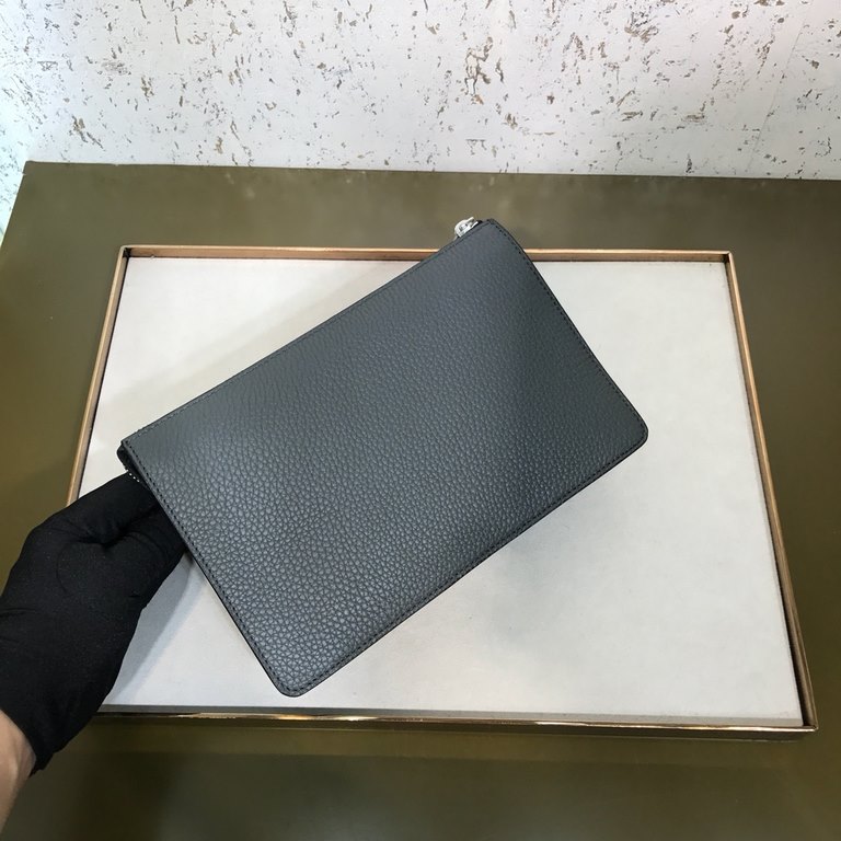 Calfskin clutch bag, Logo leather pattern design, 3 internal compartments with 8 card slots, a large crotch pocket and an organizer compartment, zipper closure.24515cm