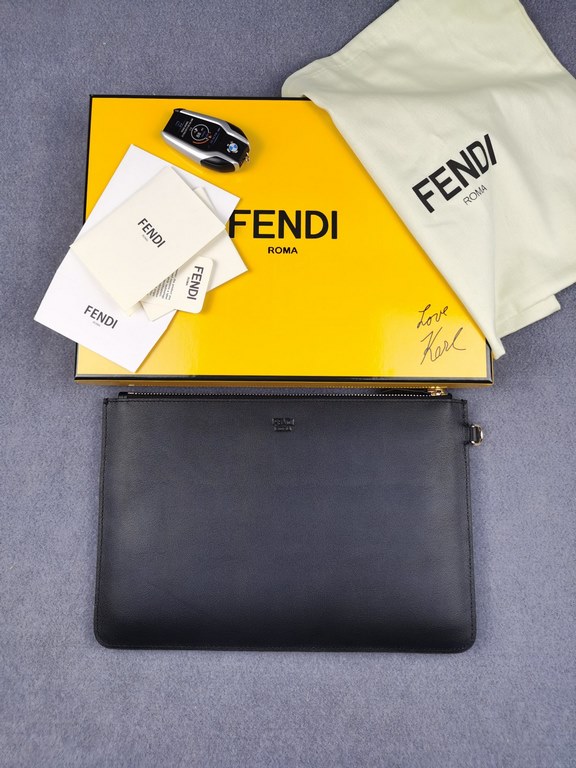 Brand FENDIModel No. Alphabet ClutchItem No. 168568Color black   lettersMaterial imported nappa cowhide leatherSize 30202  FENDI pouch Fendi handbag   super explosive models come to pull, the first layer of Napa cowhide 