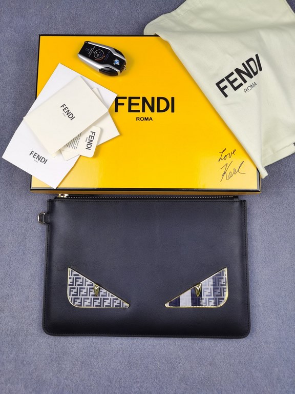 Brand FENDIModel No. Alphabet ClutchItem No. 168568Color black   lettersMaterial imported nappa cowhide leatherSize 30202  FENDI pouch Fendi handbag   super explosive models come to pull, the first layer of Napa cowhide 