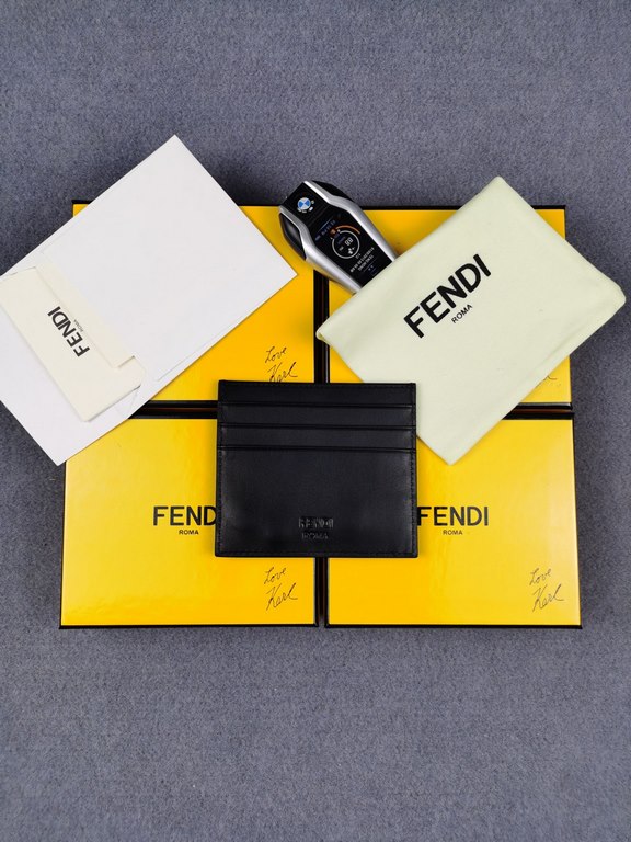 Brand FENDIStyle Card CaseItem No. 2020568Color Black White IronMaterial imported nappa leatherSize 10.59FENDI short clip card bag Introduction 20 years of spring and summer of the latest handbag, using the first layer o