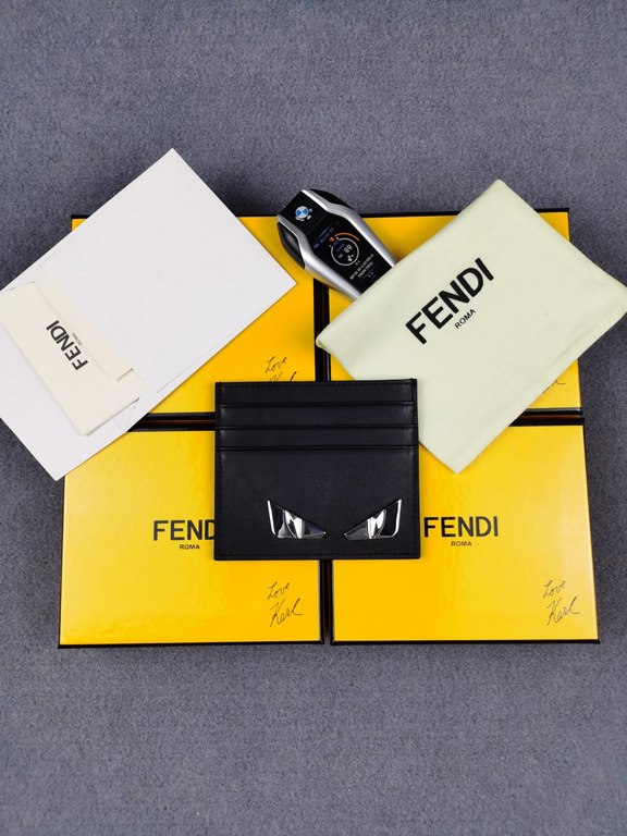 Brand FENDIStyle Card CaseItem No. 2020568Color Black White IronMaterial imported nappa leatherSize 10.59FENDI short clip card bag Introduction 20 years of spring and summer of the latest handbag, using the first layer o