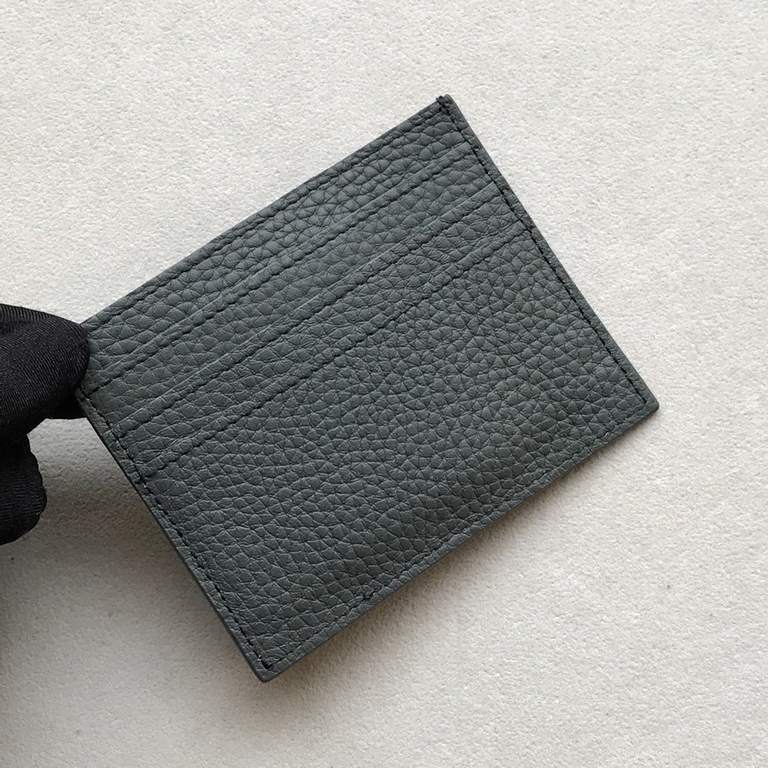 Silkscreen Gray Litchi grain leather card case, Logo silkscreen, six card spaces. (Box gift bag)