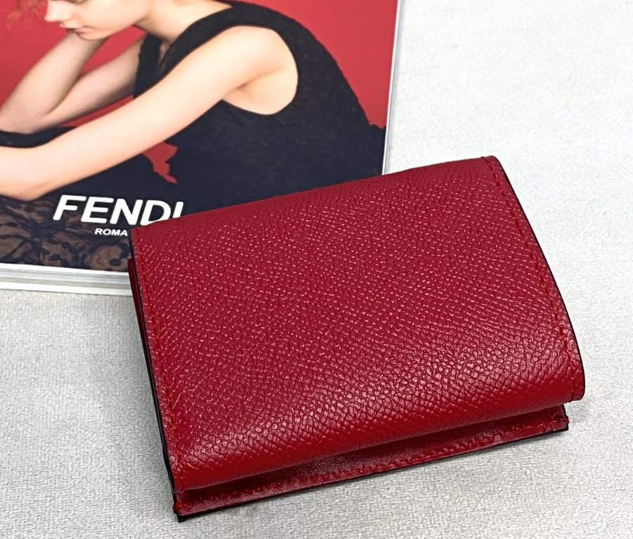 FENDI small flat wallet with double opening for use, stylized with details in the shape of the latest logo F. size 9.5 x 7 x 2 cm - (box gift bag)Model No. 0261