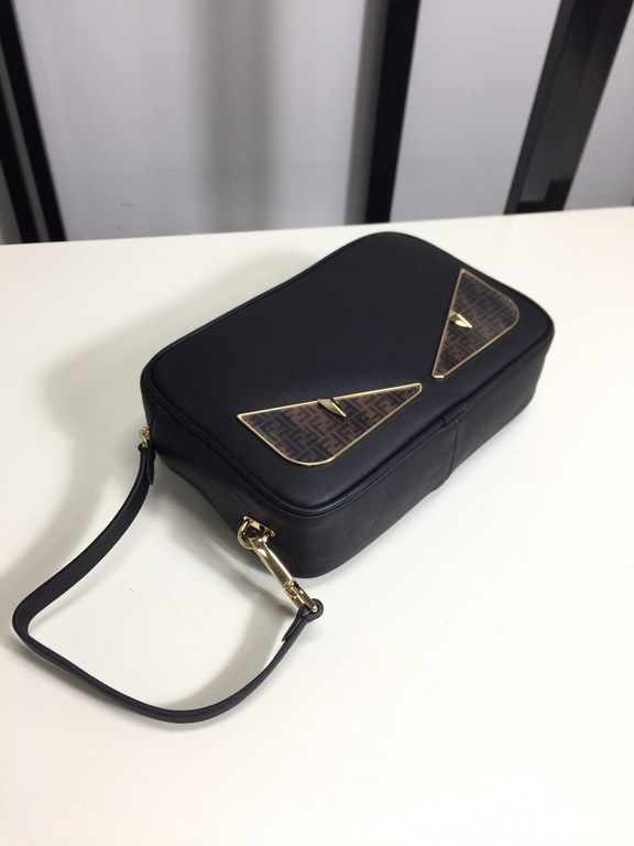 Men's Clutch  BlackImported Italian first layer original leather Hardware latest 3D effect Let you dazzle  Space is strong enough  , Size 23cm16cm6cm