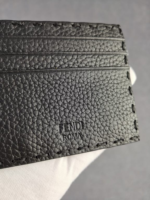 Brand FENDIStyle Stitched Yellow Sticker Card CaseItem No. 2020568Color black   stone pattern yellowMaterial first layer imported Lychee grain cowhide leatherSize 10.59FENDI short clip card bag Introduction 20 years of s