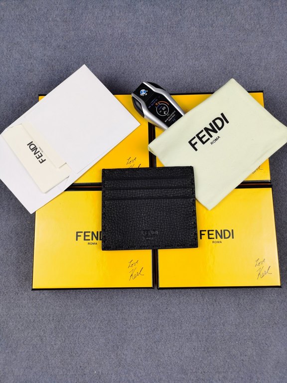 Brand FENDIStyle Stitched Yellow Sticker Card CaseItem No. 2020568Color black   stone pattern yellowMaterial first layer imported Lychee grain cowhide leatherSize 10.59FENDI short clip card bag Introduction 20 years of s