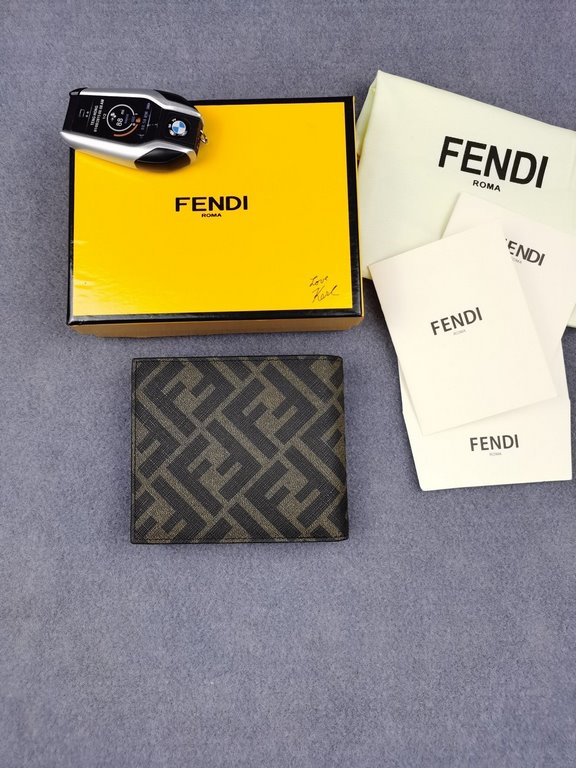 Brand FENDIStyle PVC Brown ClipItem No. 968568Color BrownSize 129.52Material large surface with imported first layer of Napa cowhide   double letters PVC, lined with black sheepskin, delicate feelFENDI short clip wallet 