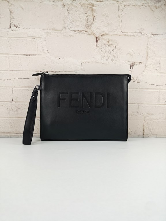 Brand FENDI FendiStyle Men's press bagItem No. 368568Color blackMaterial head layer imported nappa cowhideSize 27205 FENDI upgraded version of the small monster men's men's bag, made of imported first layer of Napa cowhi