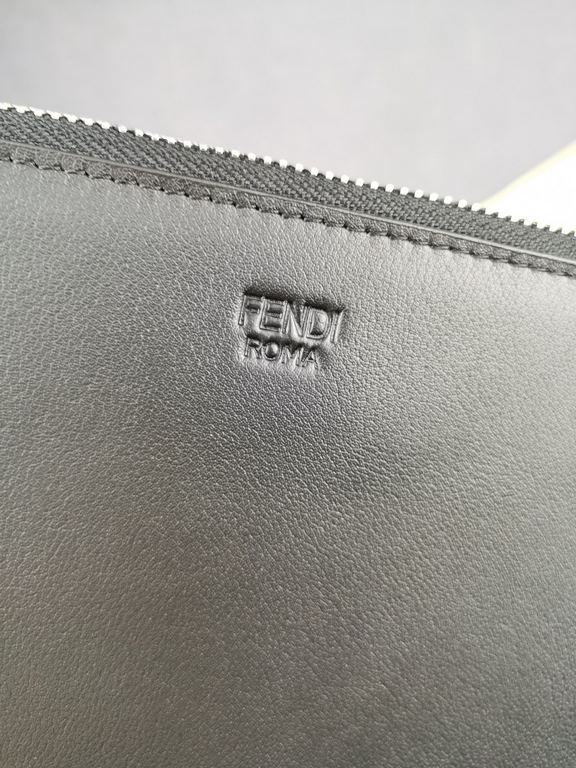 Brand FENDIModel No. Black Iron ClutchItem No. 168568Color BlackSize 30202Material imported nappa leather  FENDI pouch Fendi handbag   super explosive models come to pull, the first layer of imported Napa cowhide hand-st