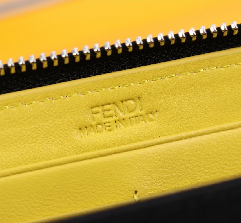 Brand FENDI FendiModel LitchiItem No. 868568Color black   lemon yellowSize 19.510.53Material large surface with imported first layer litchi grain cowhide   nappa cowhide, lining with yellow sheepskin, feel delicateFENDI 