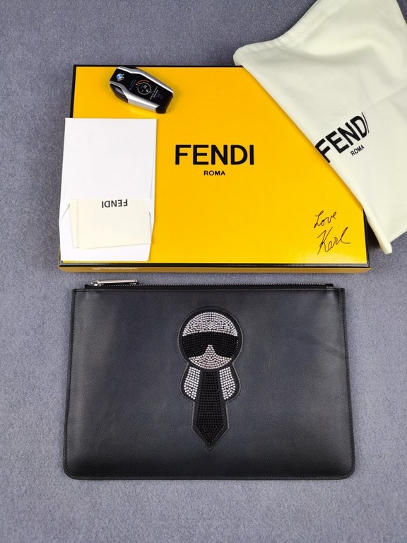 Brand FENDIModel No. Rhinestones ClutchItem No. 168568Color(s) black   glass rhinestonesSize 30202Material head imported Napa cowhide  FENDI pouch Fendi handbag   super explosive models come to pull, the first layer of N