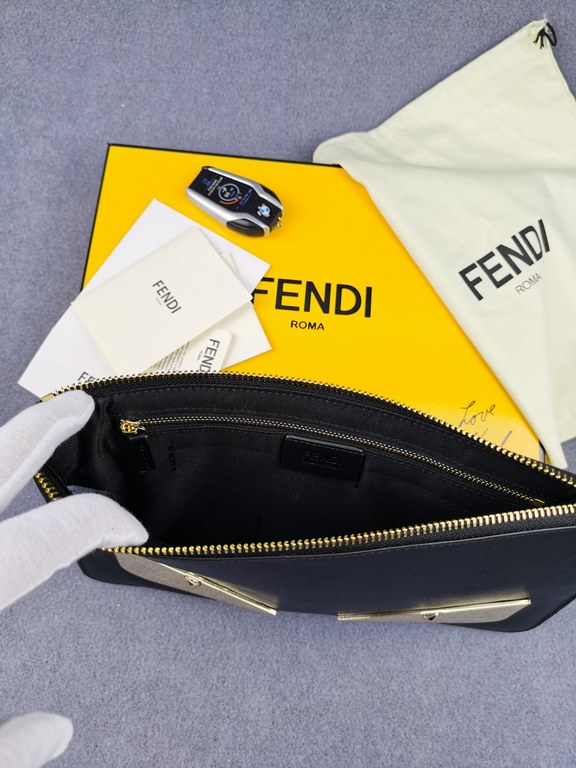 Brand FENDIModel No. Gold ClutchItem No. 168568Color Black   GoldSize 30202cmMaterial imported nappa cowhide leather  FENDI pouch Fendi handbag   super explosive models come to pull, the first layer of imported Napa cowh