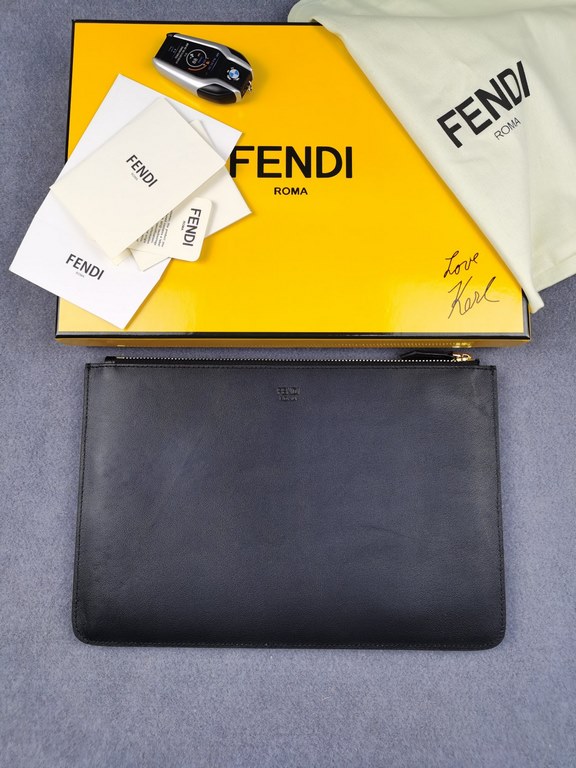 Brand FENDIModel No. Gold ClutchItem No. 168568Color Black   GoldSize 30202cmMaterial imported nappa cowhide leather  FENDI pouch Fendi handbag   super explosive models come to pull, the first layer of imported Napa cowh