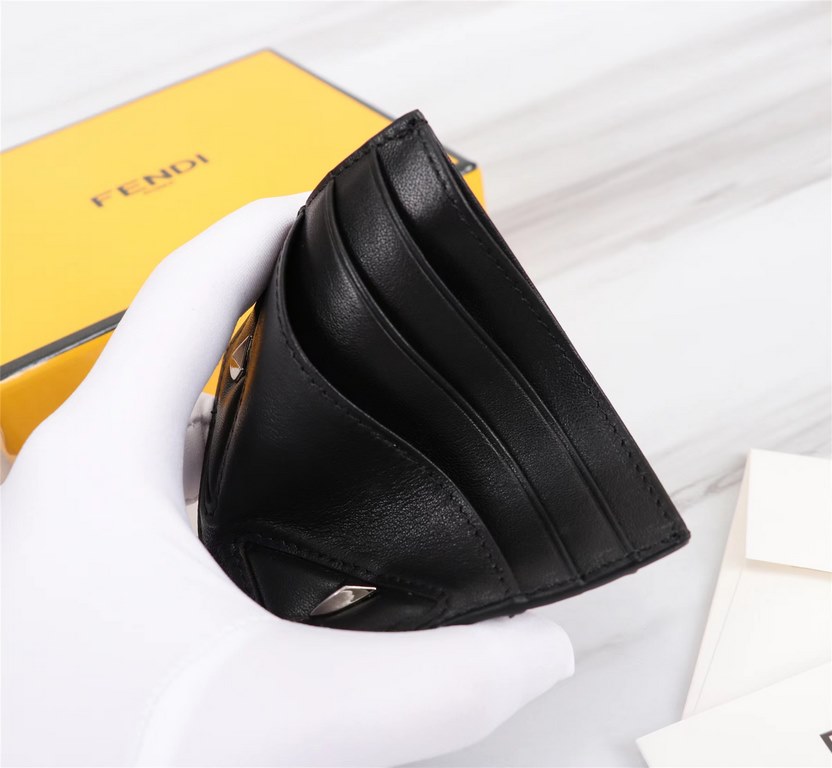 Brand FENDIStyle Black Eye Card CaseItem No. 2020568Color BlackMaterial imported nappa cowhide leatherSize 10.59FENDI short clip card bag Introduction the latest spring and summer card bag, using the first layer of impor