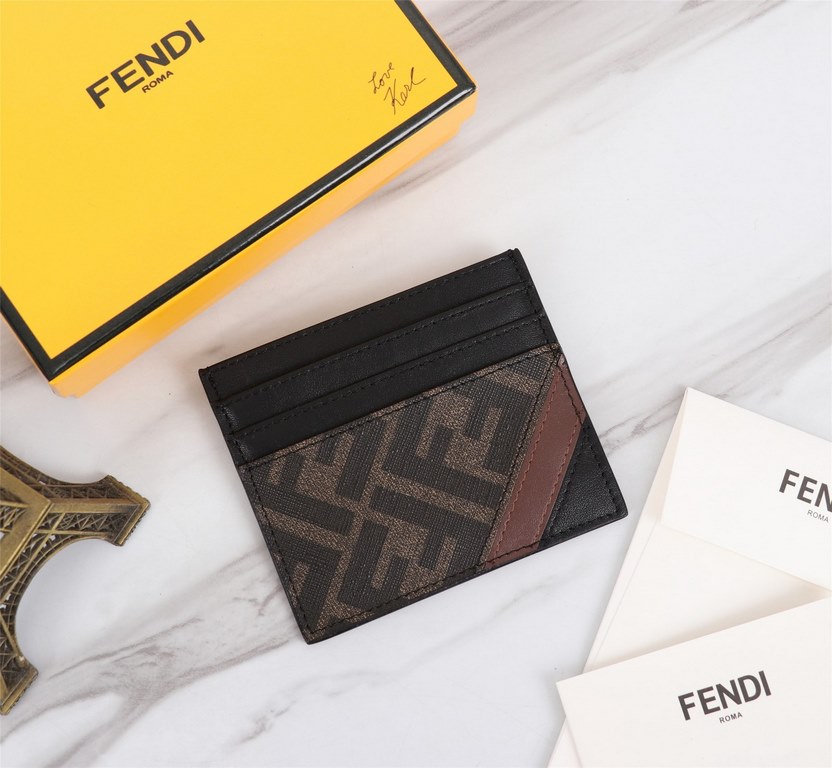 Brand FENDIStyle PVC Brown Card CaseItem No. 2020568Color blackMaterial imported nappa leather   double letters PVCSize 10.59FENDI short clip card bag Introduction the latest spring and summer card bag, using the first l