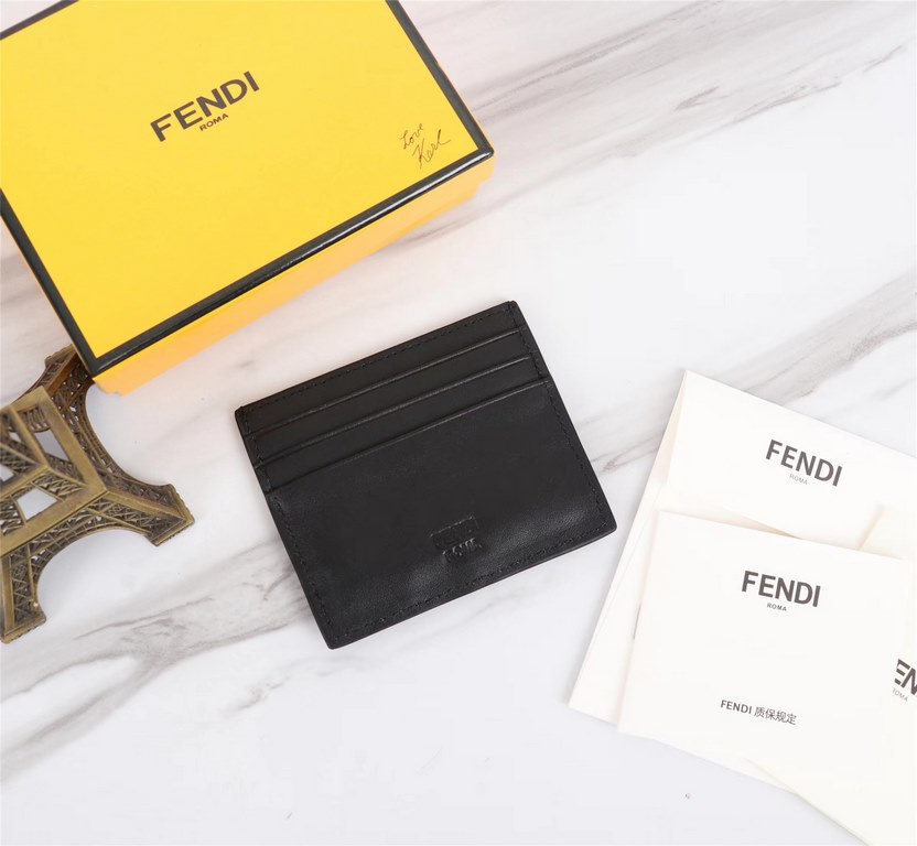 Brand FENDIStyle Card CaseItem No. 2020568Color blackMaterial imported nappa cowhide leatherSize 10.59FENDI short clip card bag Introduction the latest spring and summer card bag, using the first layer of imported nappa 