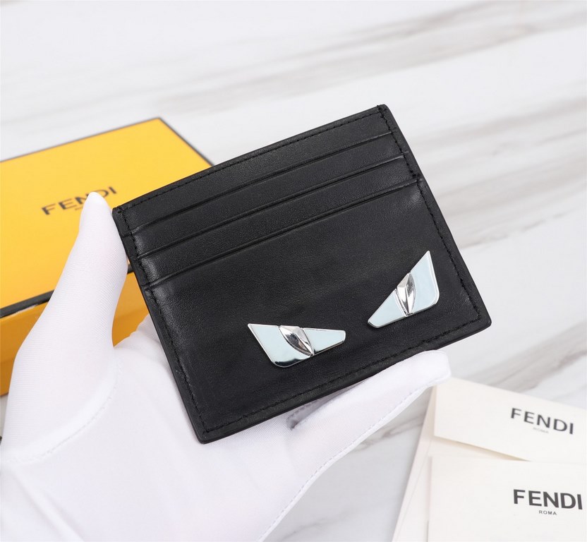 Brand FENDIStyle Card CaseItem No. 2020568Color blackMaterial imported nappa cowhide leatherSize 10.59FENDI short clip card bag Introduction the latest spring and summer card bag, using the first layer of imported nappa 