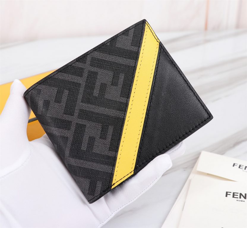 Brand FENDIStyle PVC yellow clipItem No. 968568Color GreySize 129.52Material Imported head layer Napa cowhide   double letters PVC, black sheepskin lining, delicate feelFENDI short clip wallet Introduction spring and sum