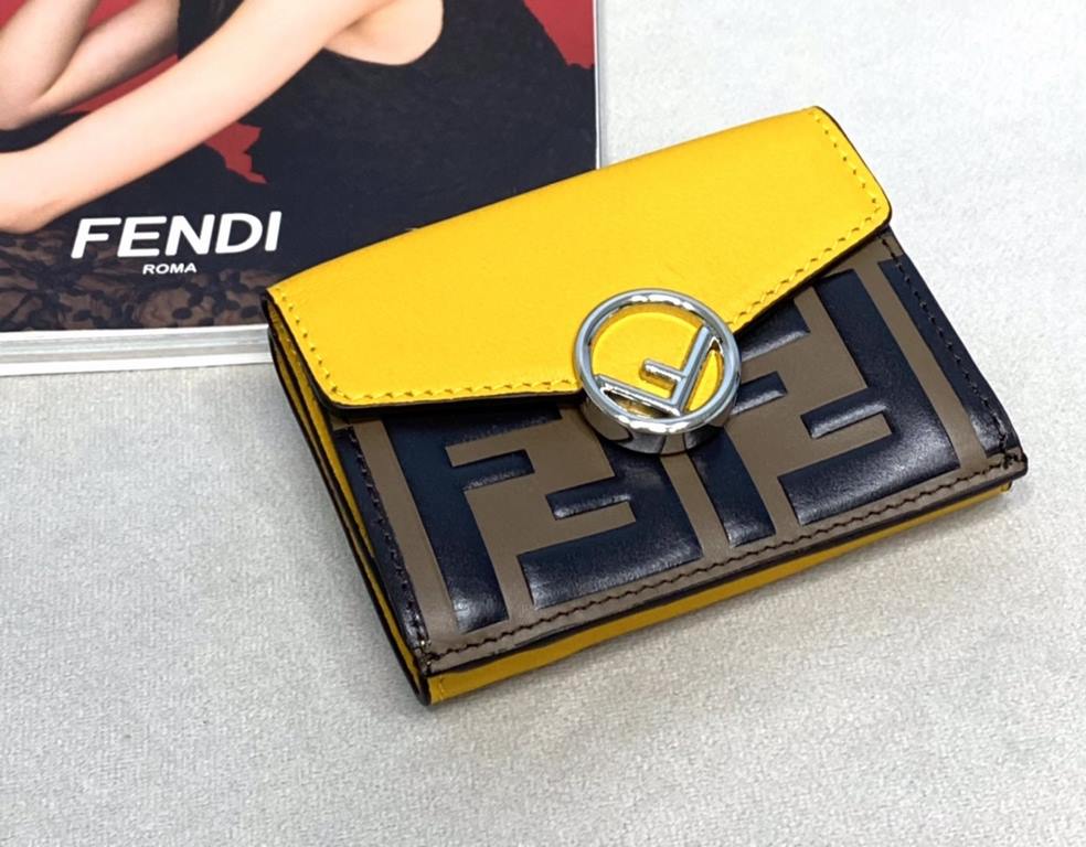 FENDI small flat wallet with double opening for use, stylized with details in the shape of the latest logo F. size 9.5 x 7 x 2 cm - (box gift bag)Model No. 0261