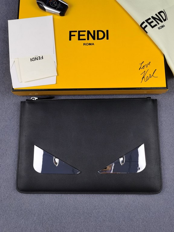 Brand FENDIModel No. Silver ClutchItem No. 168568Color Black Silver IronMaterial First layer imported nappa cow leatherSize 30202  FENDI pouch Fendi handbag   super explosive models come to pull, the first layer of Napa 