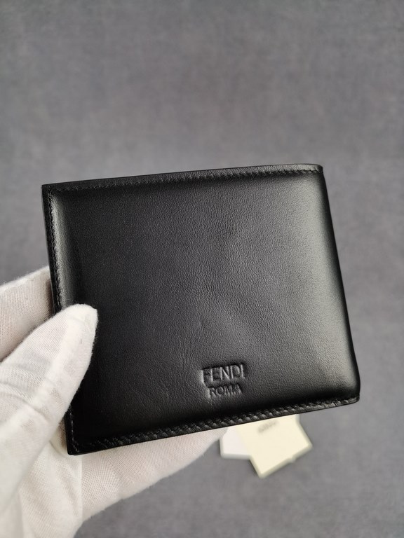 Brand FENDIStyle Yellow F ClipItem No. 968568Color black   lemon yellowSize 129.52Material large surface with imported first layer of Napa cowhide, lining with yellow sheepskin, feel delicateFENDI short clip wallet Intro