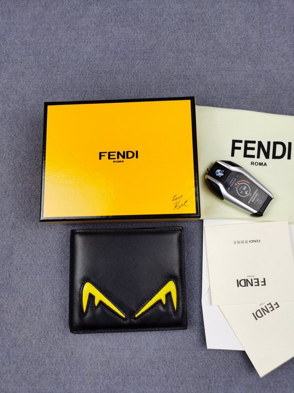 Brand FENDIStyle Yellow F ClipItem No. 968568Color black   lemon yellowSize 129.52Material large surface with imported first layer of Napa cowhide, lining with yellow sheepskin, feel delicateFENDI short clip wallet Intro