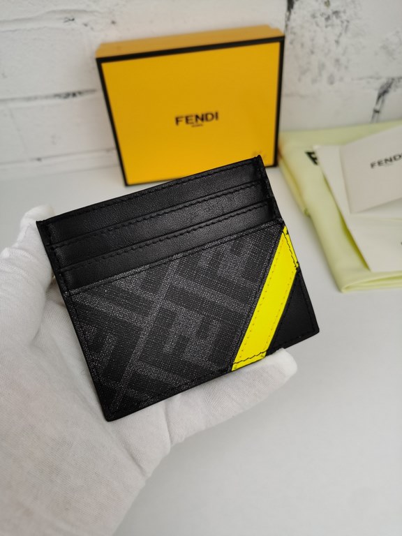 Brand FENDIStyle PVC Yellow Card CaseItem No. 2020568Color blackMaterial imported nappa leather   double letters PVCSize 10.59FENDI short clip card bag Introduction 20 years of spring and summer of the latest handbag, us