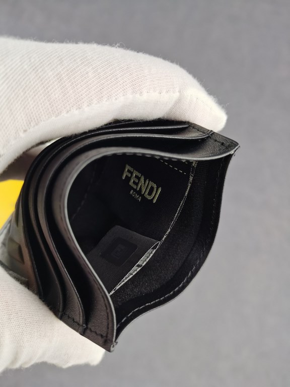 Brand FENDIStyle Black and Yellow Card CaseItem No. 2020568Color black   lemon yellowMaterial First layer imported Napa cow leatherSize 10.59FENDI short clip card bag Introduction 20 years of spring and summer of the lat