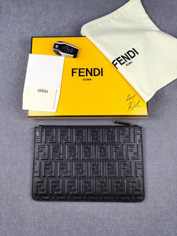 Brand FENDIModel Stamped ClutchItem No. 168568Color blackMaterial imported nappa leatherSize 30202  FENDI pouch Fendi handbag   super explosive models come to pull, the first layer of Napa cowhide hand-stitched fine meti