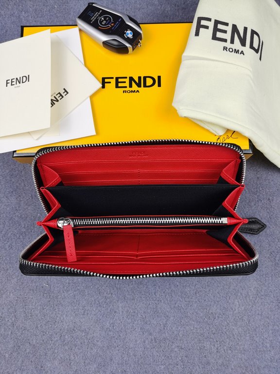 Brand FENDIStyle Cross-hatch yellow single-pullItem No. 868568Color black   egg yolkSize 19.510.53Material imported cross grain cowhide leather, red microfiber lining, delicate feelFENDI zipper wallet Introduction the la