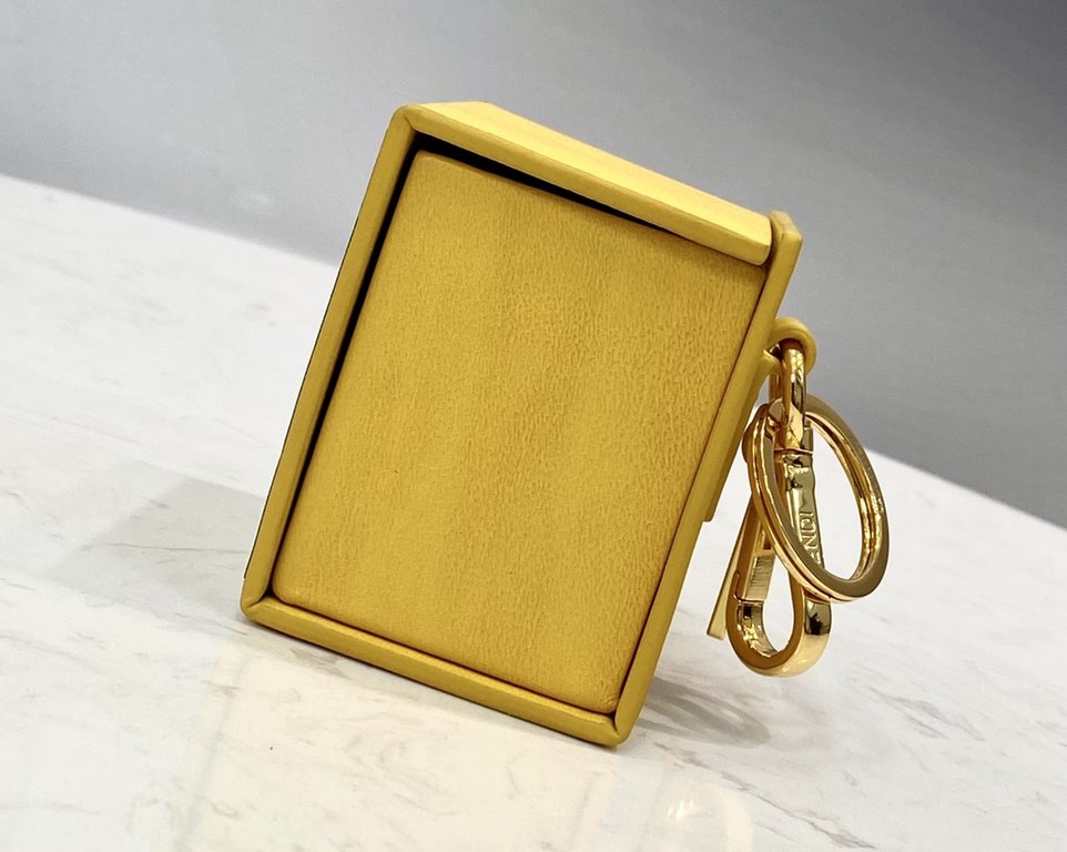 Wow even ~ small box series of new super cute style can be casually with or do hanging ornaments full leather production of high-level sense of call out ~!Model No.70310Size8x6x8cm