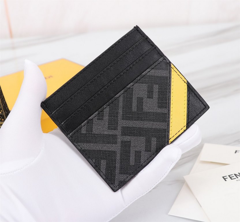 Brand FENDIStyle PVC Yellow Card CaseItem No. 2020568Color blackMaterial imported nappa leather   double letters PVCSize 10.59FENDI short clip card bag Introduction the latest spring and summer card bag, using the first 