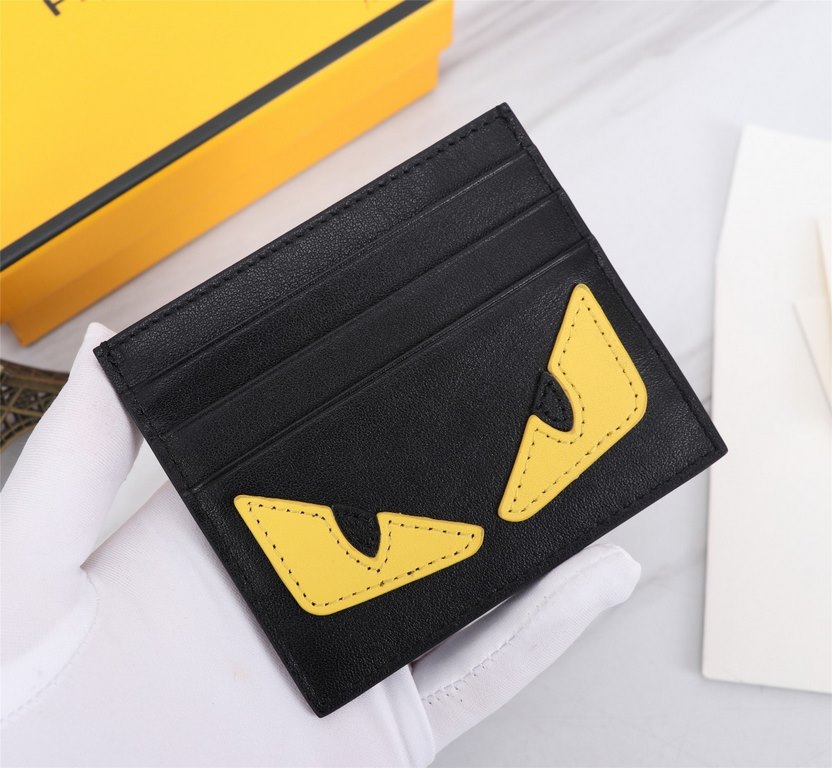 Brand FENDIStyle Black Card CaseItem No. 2020568Color Black Lemon YellowMaterial First layer imported nappa cow leatherSize 10.59FENDI short clip card bag Introduction 20 years of spring and summer of the latest handbag,