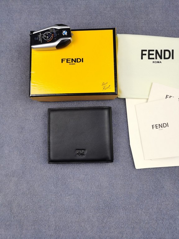 Brand FENDIStyle Yellow clipItem No. 968568Color black   lemon yellowSize 129.52Material large surface with imported first layer of Napa cowhide, lining with yellow sheepskin, feel delicateFENDI short clip wallet Introdu